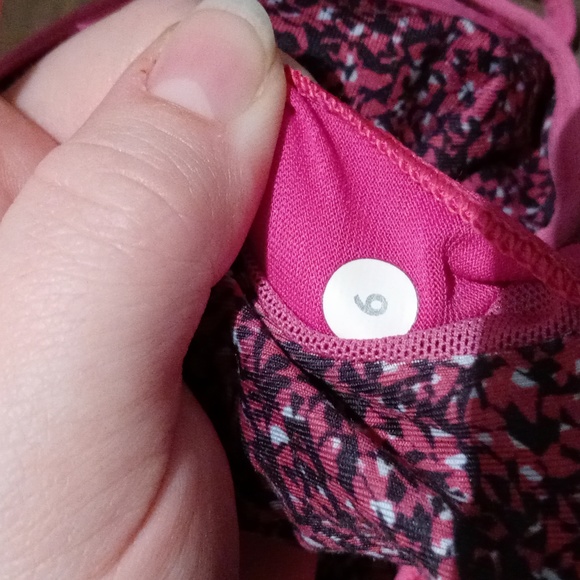 LuLuLemon Lighten Up Pink and Black Sport Bra Size 6 - Picture 11 of 11